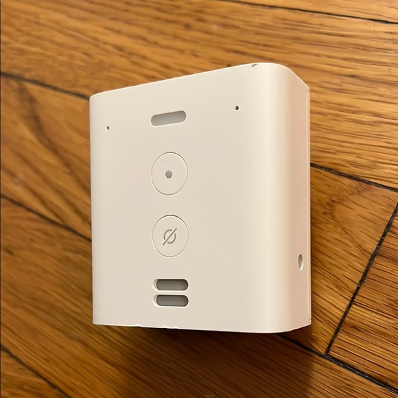 amazon echo flex - Picture 2 of 4